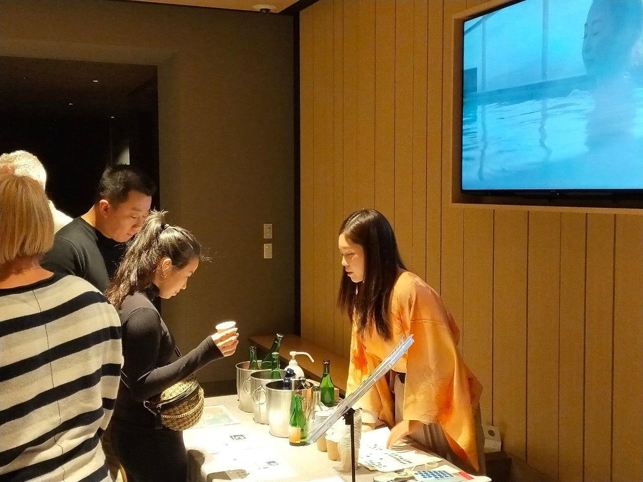 Sake tasting with sake sommelier in Tokyo